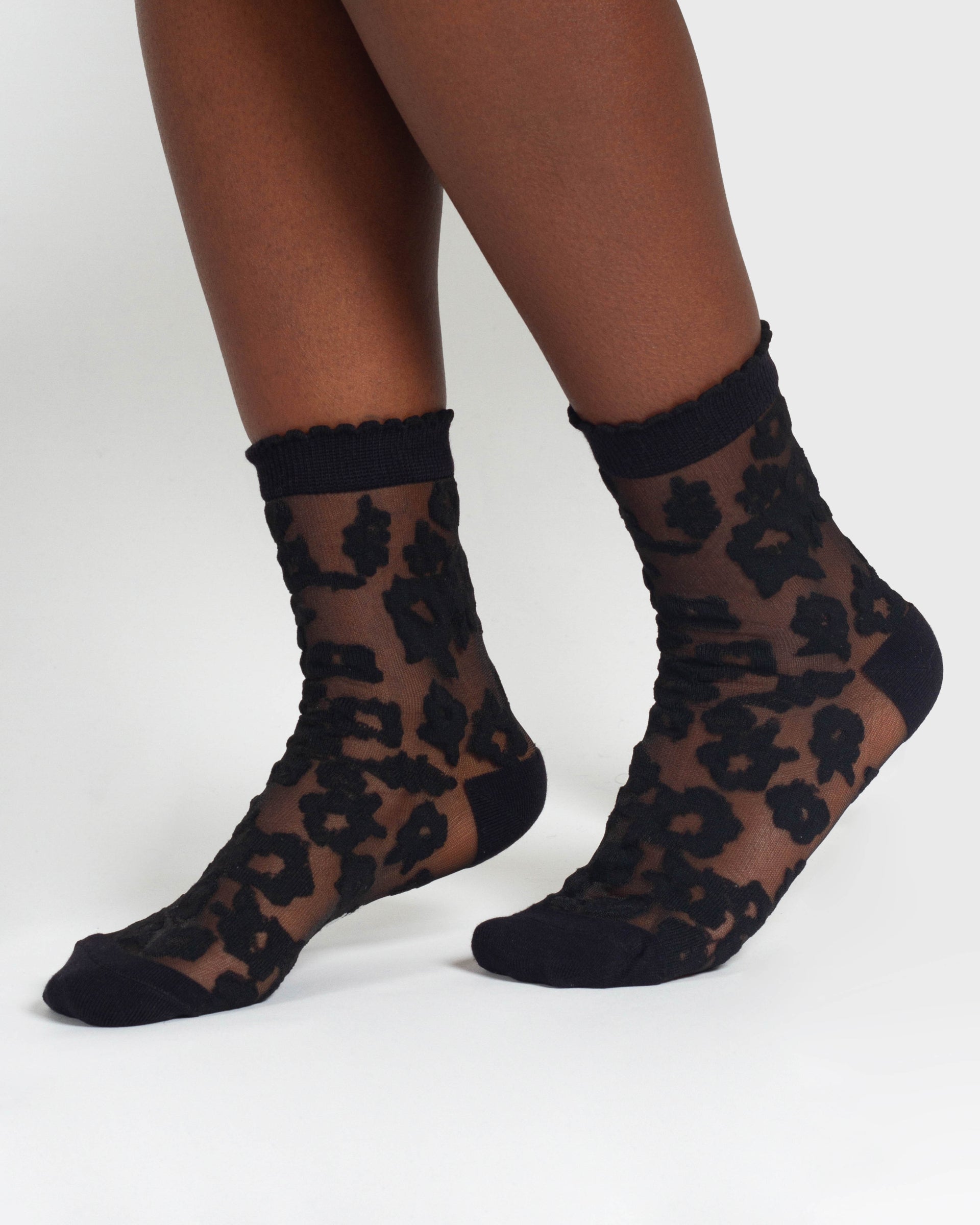 Floral Sheer Short Bamboo Ankle Socks - Black Multi